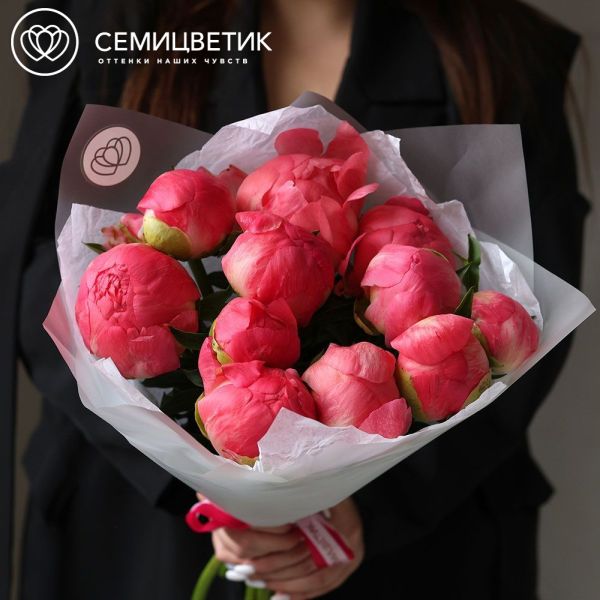 Букет из 11 коралловых пионов Coral Sunset Premium