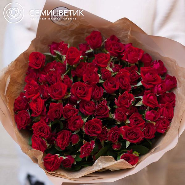Букет из 23 красных кустовых роз 40 см (Кения)
