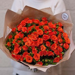 Осенний букет  из 23 оранжевых кустовых роз 40 см (Кения)