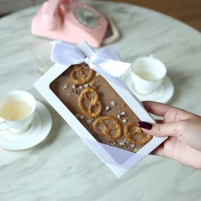 Шоколад ручной работы с крендельками, пеканом и гималайской солью 100 гр
