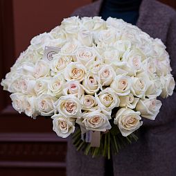 Букет из 101 белой пионовидной розы White O'Hara 40 см 