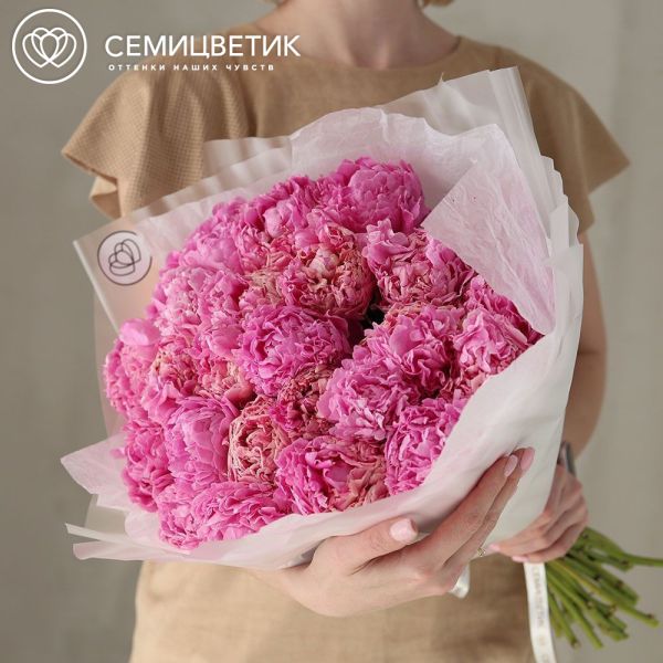 Букет из 25 розовых пионов Bernadette Premium