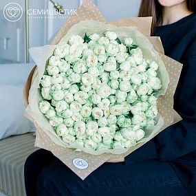 Букет из 51 бело-фисташковой кустовой пионовидной розы Blanchette 40 см