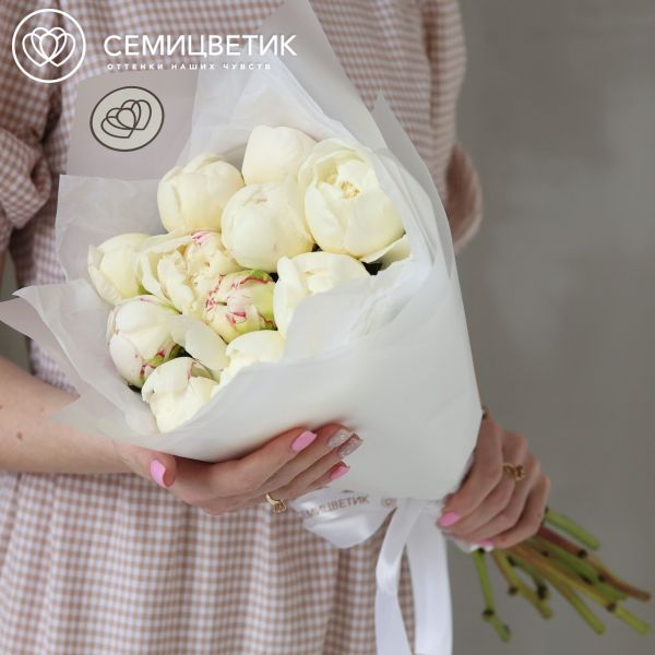 Букет из 11 белых пионов Kelway`s Glorious Premium