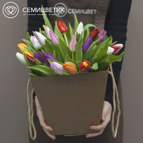 Букет из 25 тюльпанов микс в коробке
