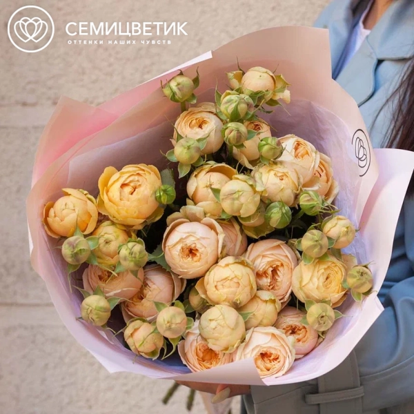 Букет из 9 кремовых кустовых пионовидных роз 70 см (Россия)