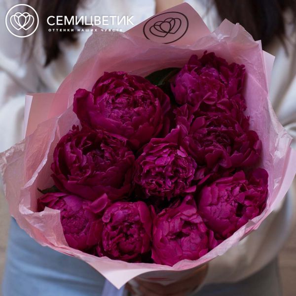Букет из 9 малиновых пионов Standart Plus