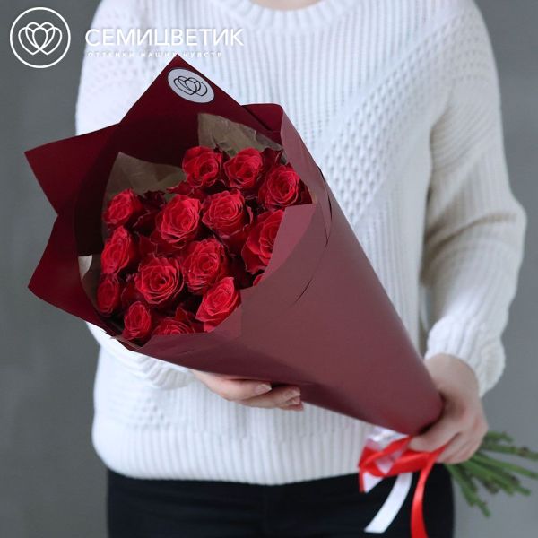 Букет из 15 красных роз Ever Red 60 см (Кения)