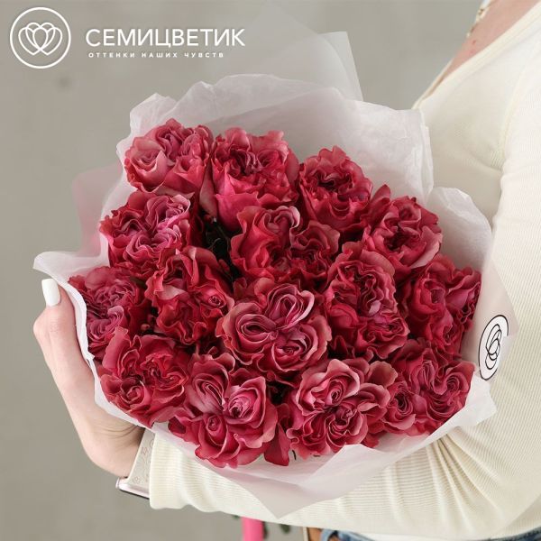 Букет из 15 пионовидных малиновых роз Country Blues (Эквадор) 50 см