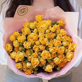 Букет из 19 желтых кустовых роз 40 см (Кения)