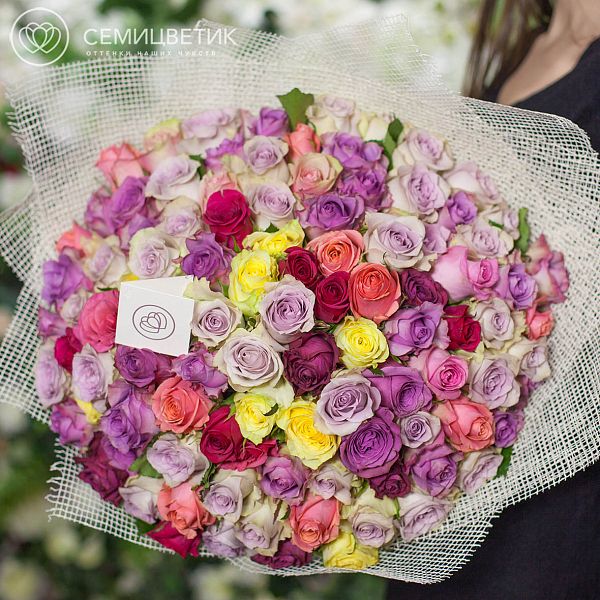 Букет из 101 розы микс 40 см (Кения) Premium в дизайнерской пленке