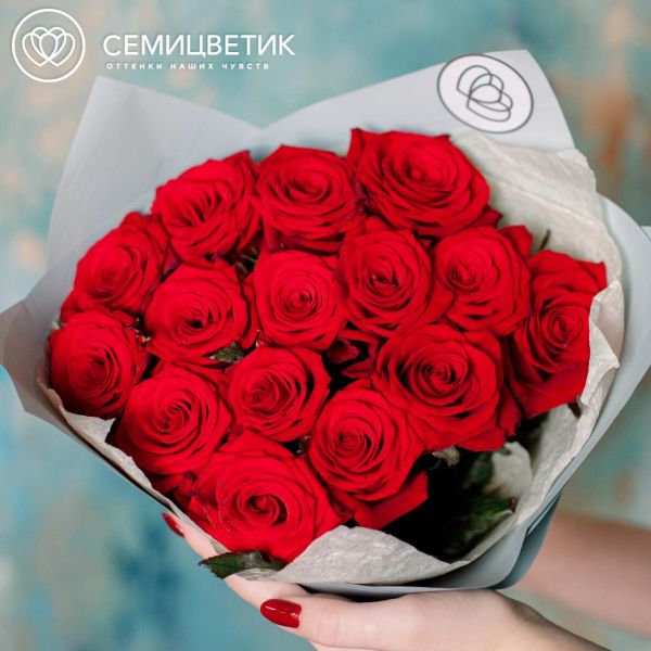 Букет из 15 красных роз 35-40 см (Россия)