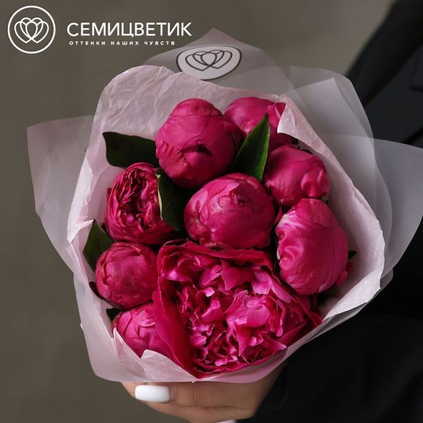 Букет из 9 ярко-розовых пионов Red Sarah Bernhardt Premium