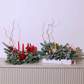 Новогодняя настольная композиция в красных тонах со свечами