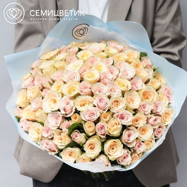 Букет из 101 кремовой и нежно-розовой розы 30 см (Кения) 