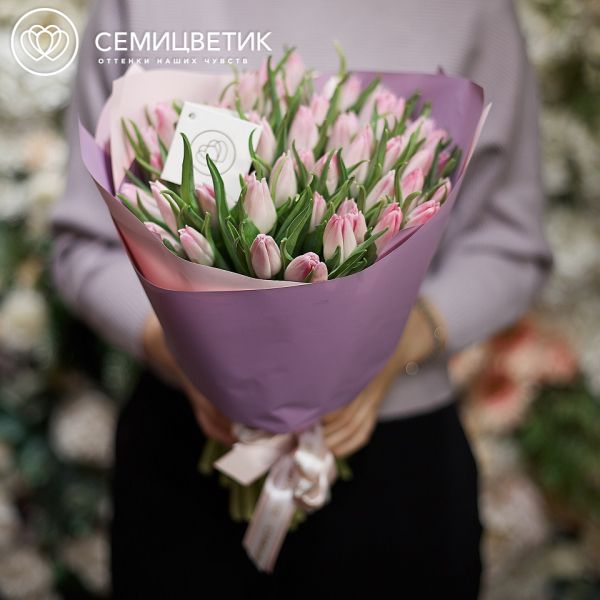 Букет из 51 нежно-розового тюльпана