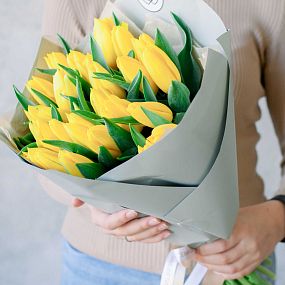 Букет из 25 желтых тюльпанов 40 см