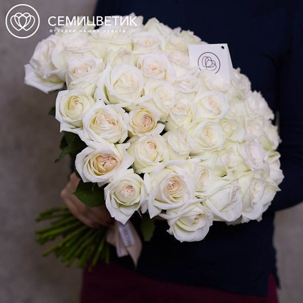 Букет из 51 белой пионовидной розы White O'Hara 40 см