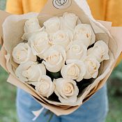Букет из 15 белых роз (Эквадор) 60 см Vendela