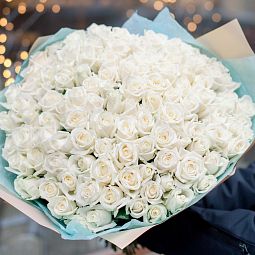 Букет из 101 белой розы 35-40 см (Россия)