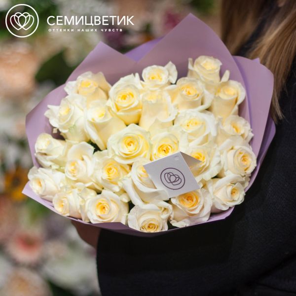 Букет из 25 кремовых роз Creme de la Creme 50 см (Эквадор)