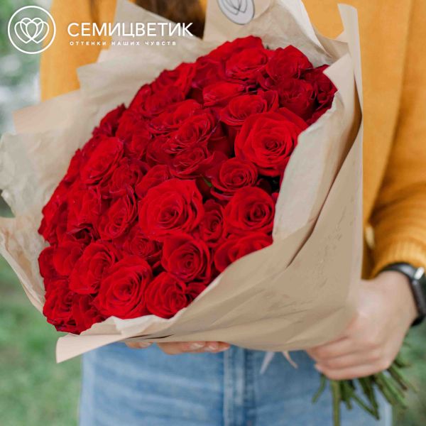 Букет из 51 красная с темной каймой роза 35-40 см (Россия)