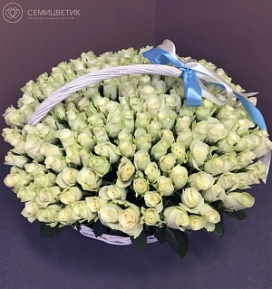 Композиция из 201 белой розы (Кения) в корзине