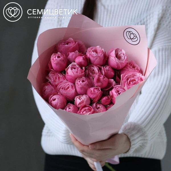 Букет из 7 розовых кустовых пионовидных роз Silva Pink