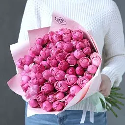 Букет из 21 розовой кустовой пионовидной розы Silva Pink