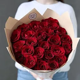 Букет из 25 красных роз Ever Red 70 см (Кения)