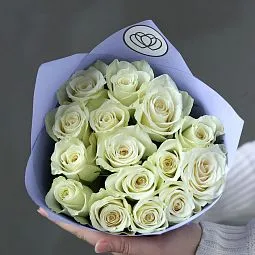 Букет из 15 белых роз 40 см (Кения)