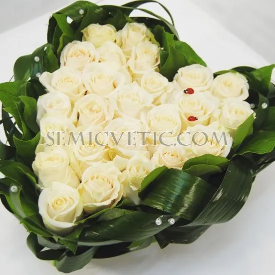 Композиция сердце из 25 белых роз (Эквадор) Vendela