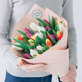 Букет из 25 тюльпанов микс 40 см