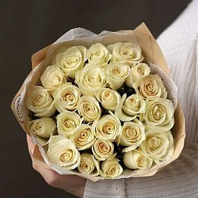 Букет из 25 белых роз Athena 50 см (Кения)