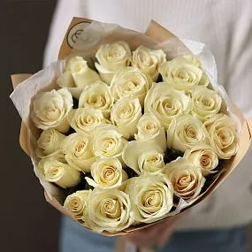 Букет из 25 белых роз Athena 50 см (Кения)