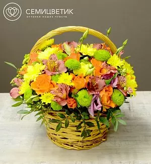 Розы, лизиантусы, альстромерии и хризантемы в корзине Композиция из розы, лизиантуса, альстромерии и хризантемы в корзине