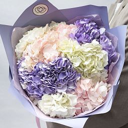 Бело-фиолетовый свадебный букет  из 7 белых, розовых и фиолетовых гортензий
