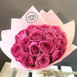 Букет из 15 розовых роз 40 см (Кения) в розовой пленке