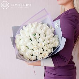 Букет из 51 белой розы 40 см (Кения) Premium в дизайнерской пленке
