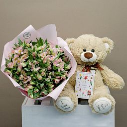 Набор №15: Букет из 25 розовых альстромерий с медведем и открыткой (выгода - 714 руб)