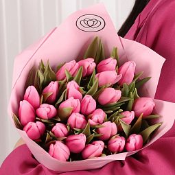 Букет из 25 розовых тюльпанов в розовой пленке