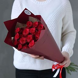 Букет из 15 красных роз Ever Red 60 см (Кения)