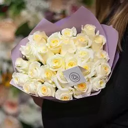 25 эквадорских роз Creme de la Creme 50 см Букет из 25 кремовых роз Creme de la Creme 50 см (Эквадор)
